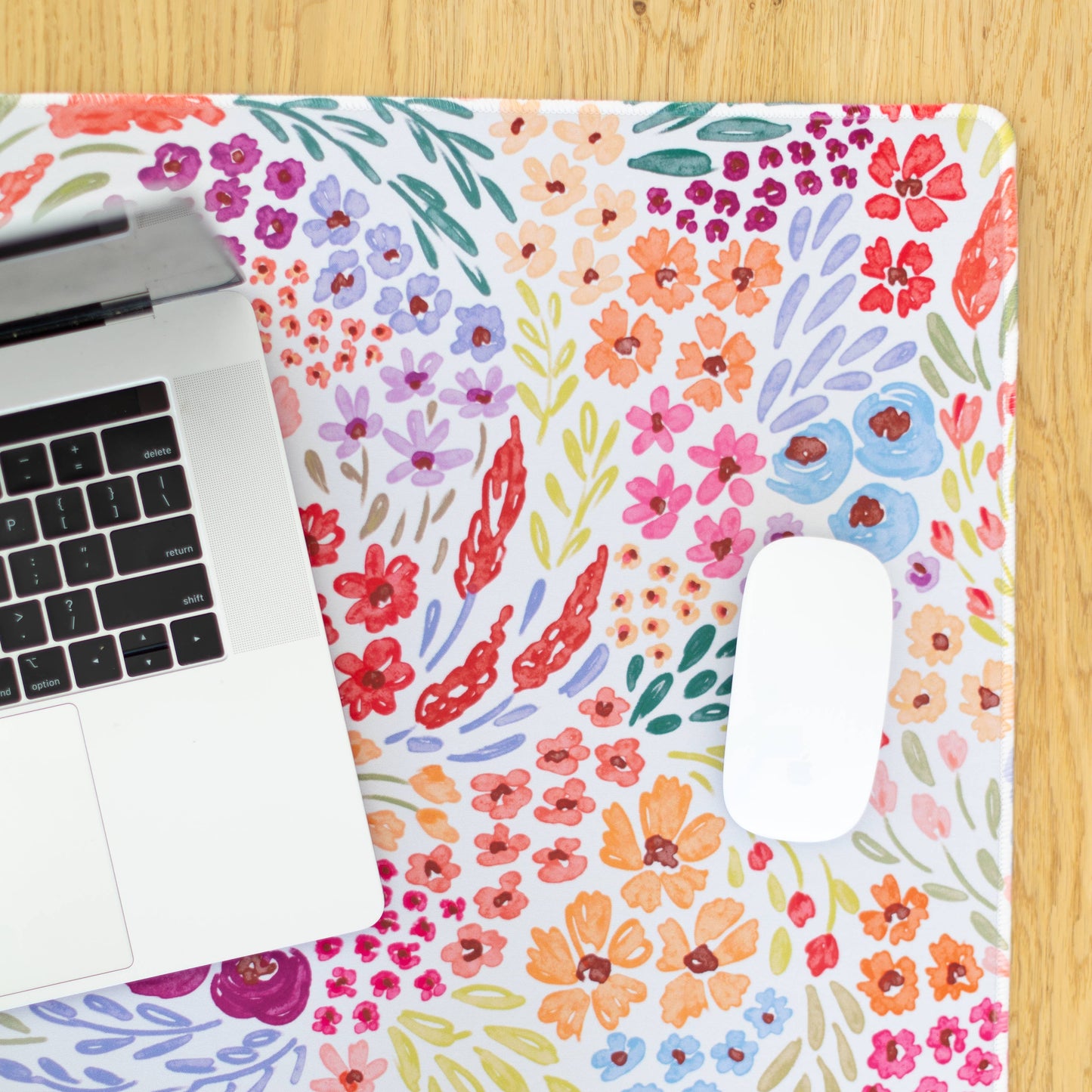 Countryside Blooms Desk Pad: Regular