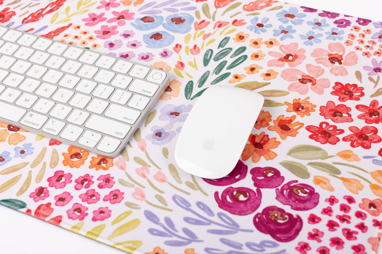 Countryside Blooms Desk Pad: Regular